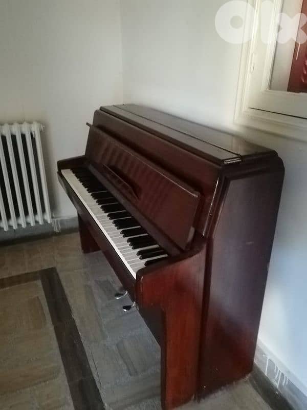 old D'almaine piano 3