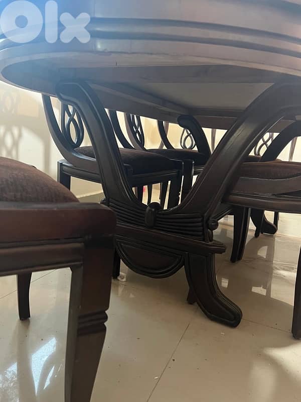 table with chairs 2