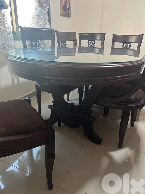 table with chairs 3