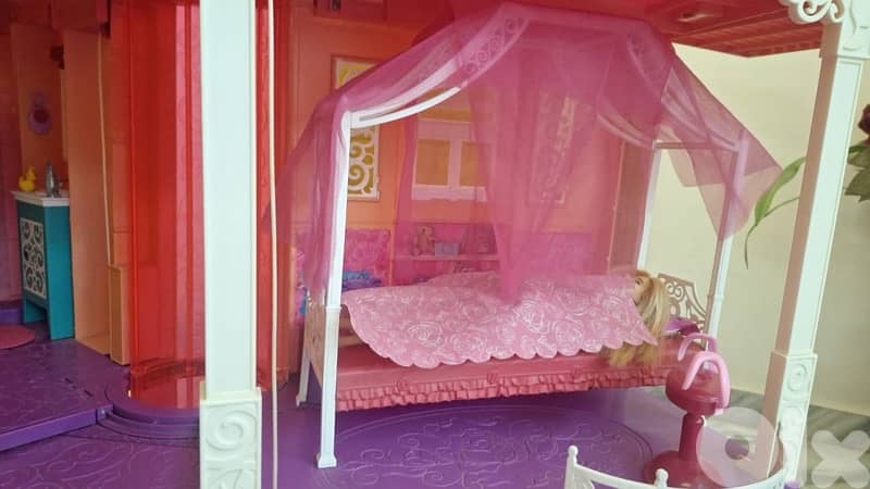 New Barbie dream house (original) With all the accessories 2