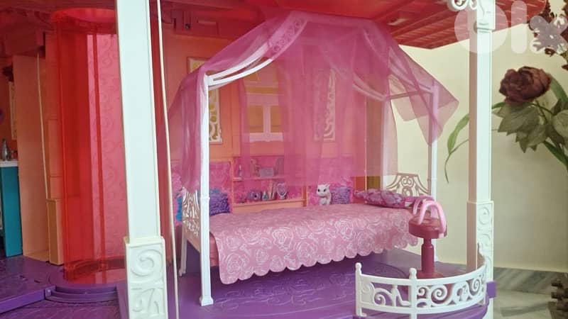 New Barbie dream house (original) With all the accessories 4