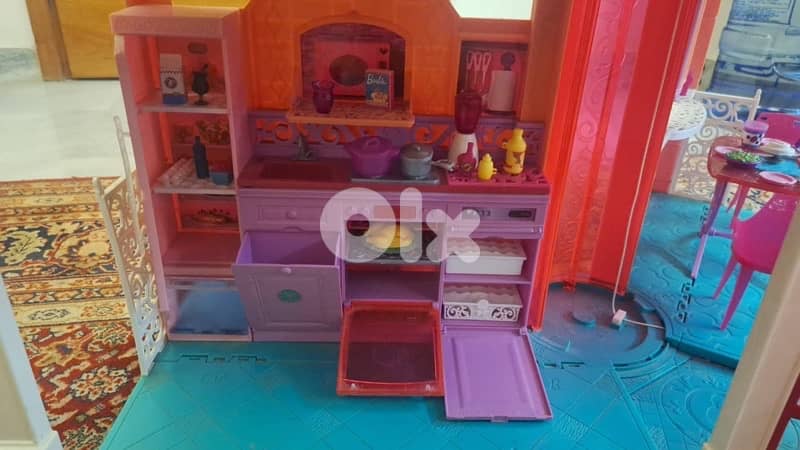 New Barbie dream house (original) With all the accessories 5