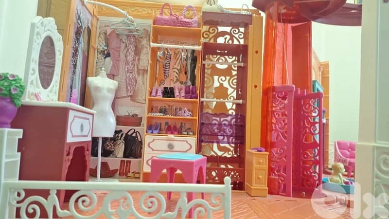 New Barbie dream house (original) With all the accessories 6