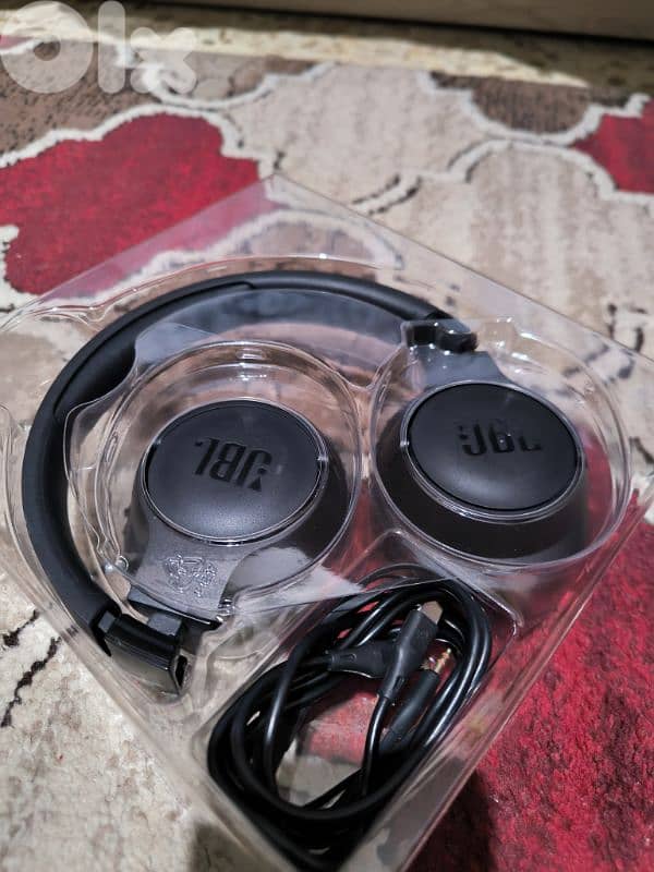 JBL 710BT Wireless Headphones (USED!) 1