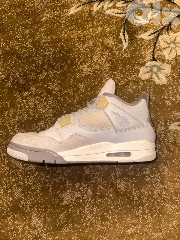 Jordan 4 Retro SE Craft Photon Dust 1