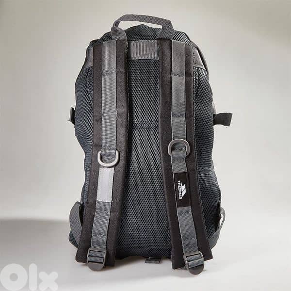 tresspass albus 30L hiking bag 2