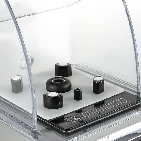 RAF Soundproof 1200w blender 4