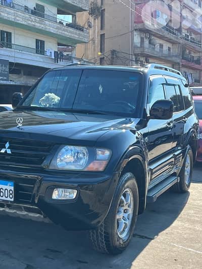 Mitsubishi Montero 2002