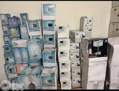 كونتينر ٢٠ قدم اضاءة مشكل ماركة EGLO مصدر هولندا حوالي ١٢٥٠ قطعة