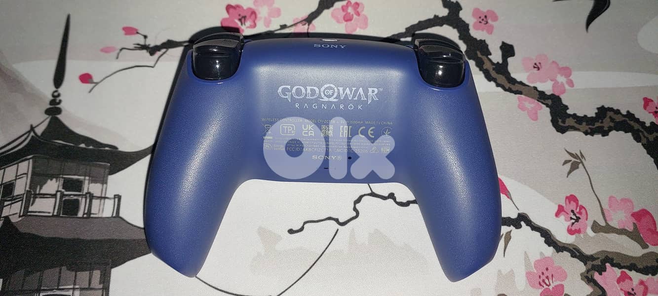 PS5 DualSense Controller (God of War Ragnarök Limited Edition) 1
