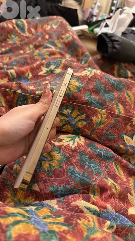 IPHONE 12 pro max gold 4