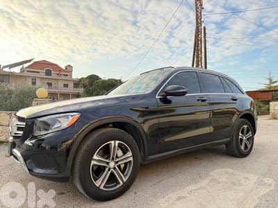 GLC 300 2017 ! 4matic ! Arrived To Port Of Beirut ! Clean Carfax !