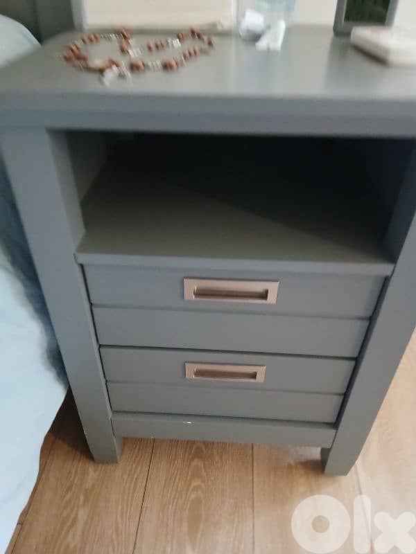 2 beds with a side table pottery barn 4