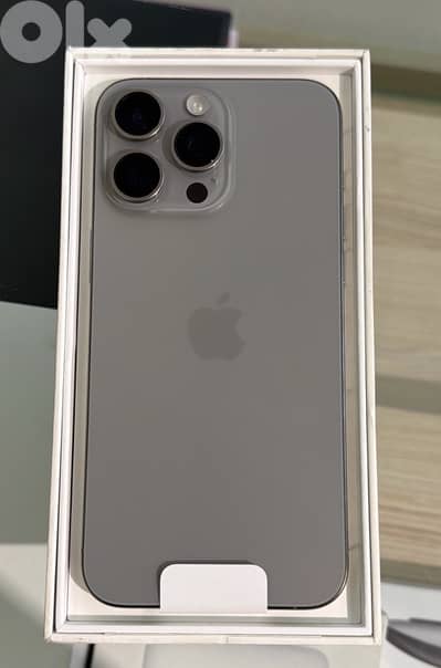 iPhone 15 pro max 256gb 90% battery like new never reaper