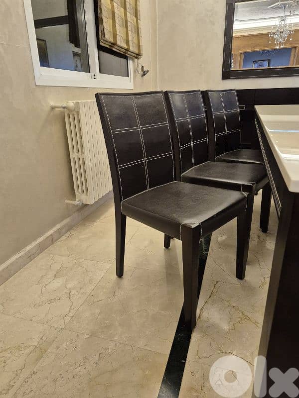 Full dining room, modern look, excellent condition 4