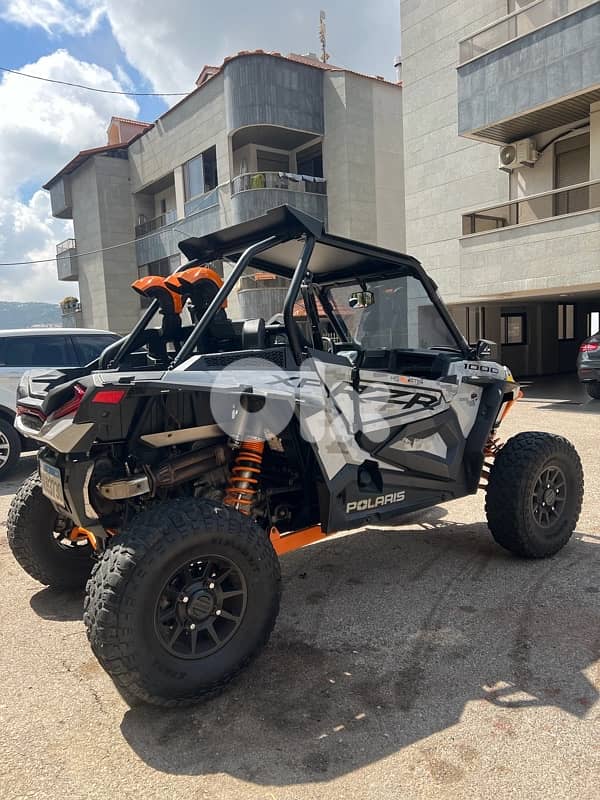 1000 cc Polaris high lifter 3