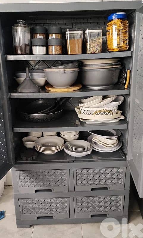 طاولة بلاستيك 1