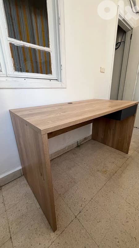 Simple Wooden Desk 2