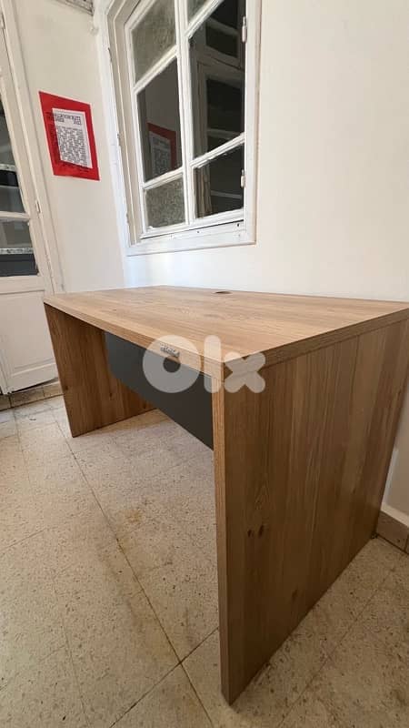 Simple Wooden Desk 4