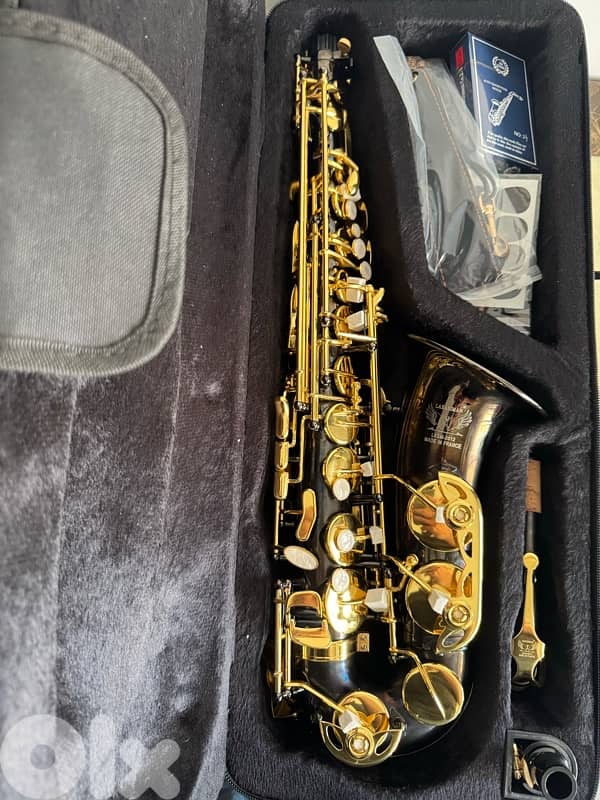 Saxophone alto Eb black/gold new 1