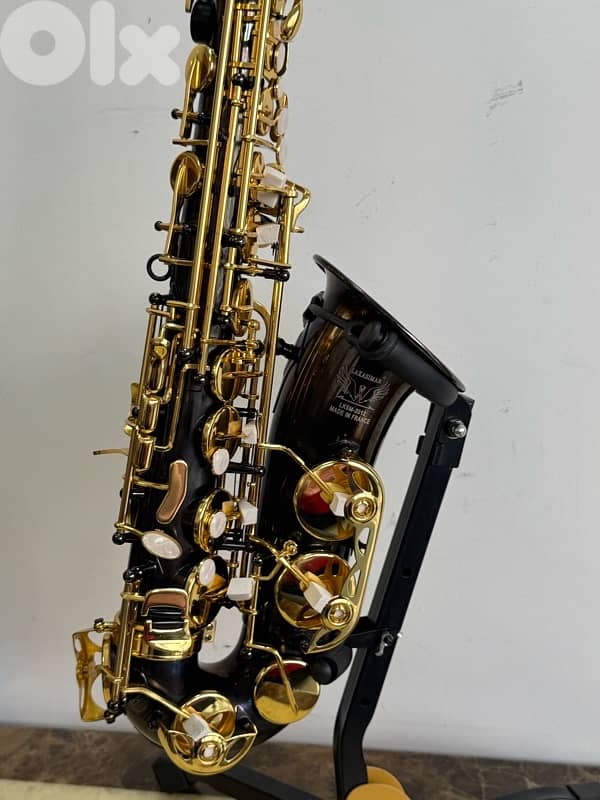 Saxophone alto Eb black/gold new 7
