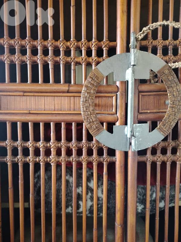 خزانة أنتيك من القصب الأجنبي 1