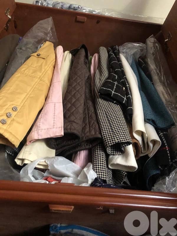 شروة ثياب جديد و مستعمل اكثر من ٥٠٠ قطعة 7