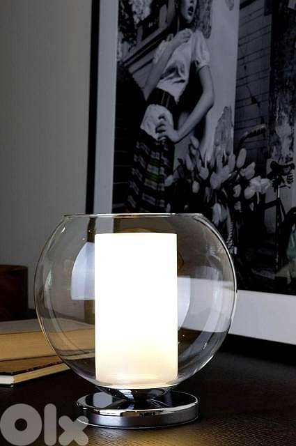 Casaya Golden Sphere Table Lamp – Warm Glow & Modern Design 2