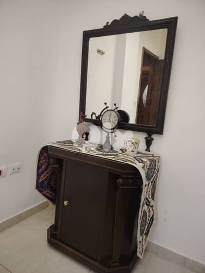 كومود أنتيك مع مرآة أصلية من الخشب massif