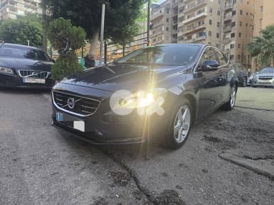 Volvo V40 T4 2015 Company Source and Service 70000km