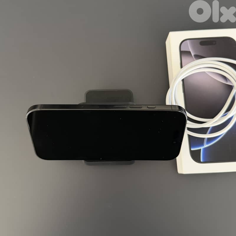 iPhone 16 pro black 128 GB 1