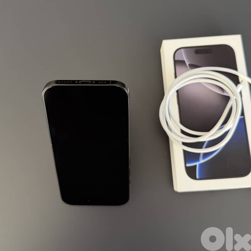 iPhone 16 pro black 128 GB 2