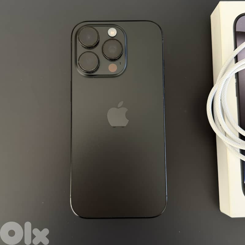 iPhone 16 pro black 128 GB 4