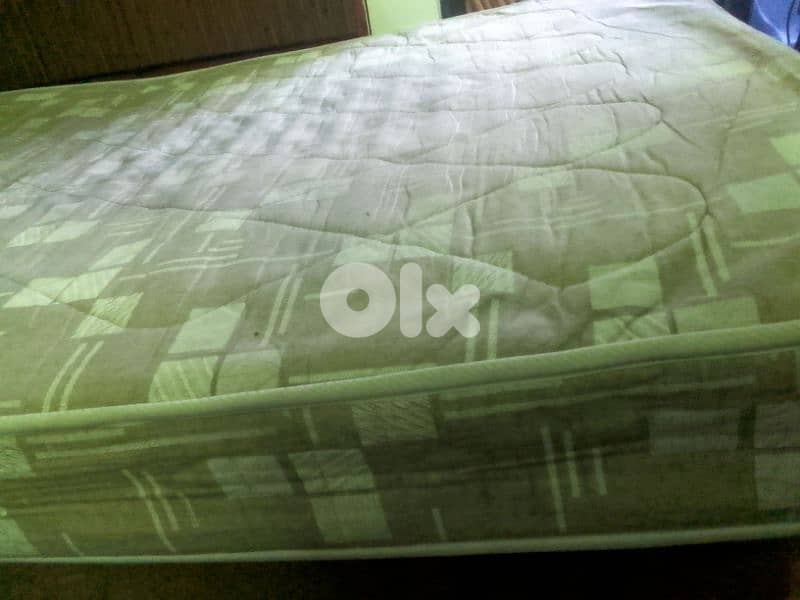 فرشة للتخت للبيع 1