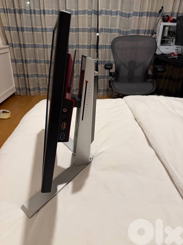 AOC Agon 240hz gaming monitor 3