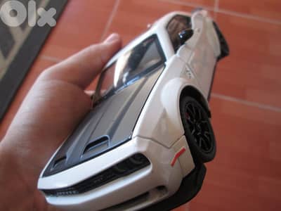dodge challenger hellcat 1:24