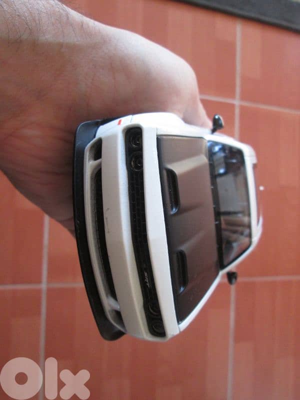 dodge challenger hellcat 1:24 3