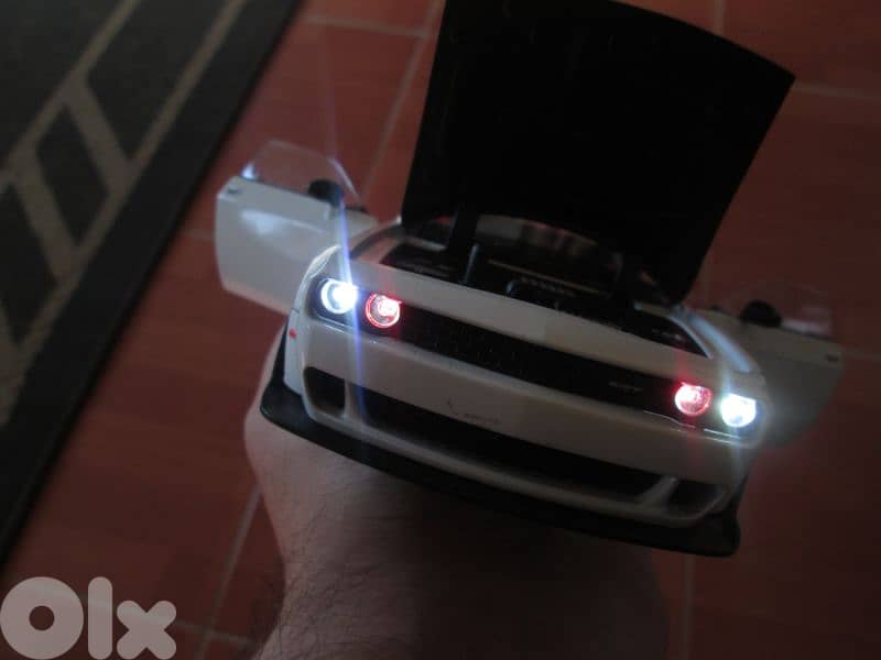 dodge challenger hellcat 1:24 5