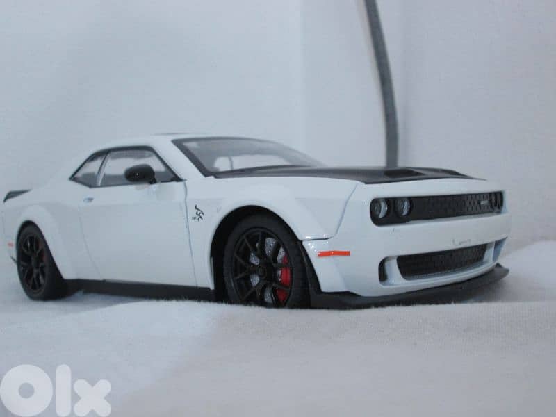 dodge challenger hellcat 1:24 8