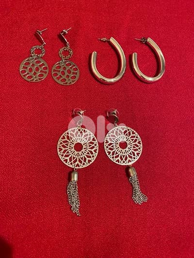 Each pair of earrings at 7$.