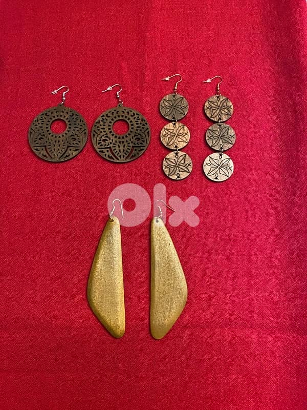 Each pair of earrings at 7$. 1