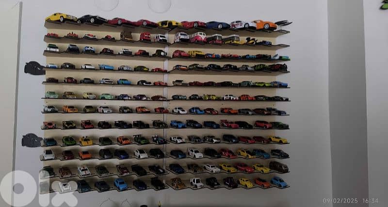 Hot wheels wood wall stand display 1