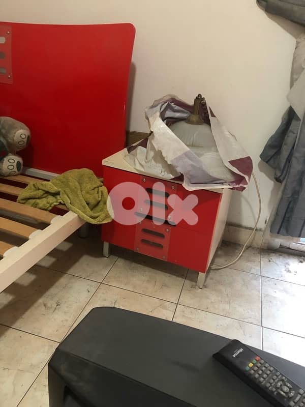 Bedroom For Sale / غرفة نوم للبيع 1