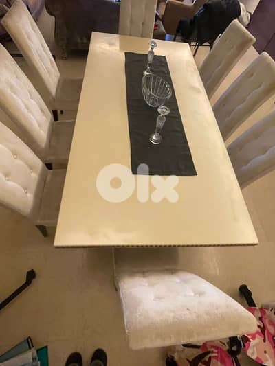 dinning room  and saloon