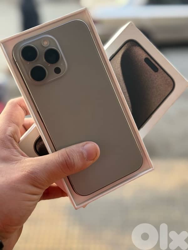 15 pro max titanium 1