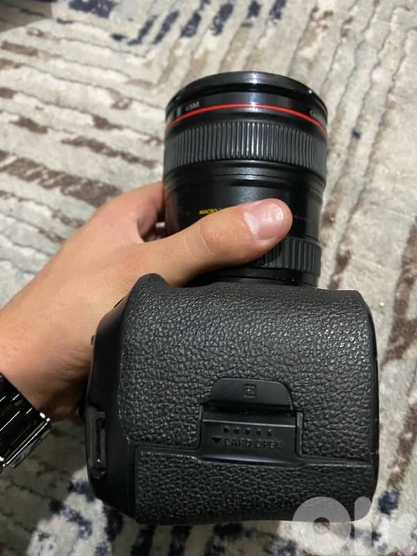 5d mark iv + lens 24-105 manual focus 1