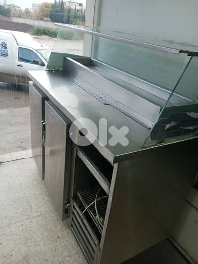 عدة مطعم سناك بحالة جيدة للبيع