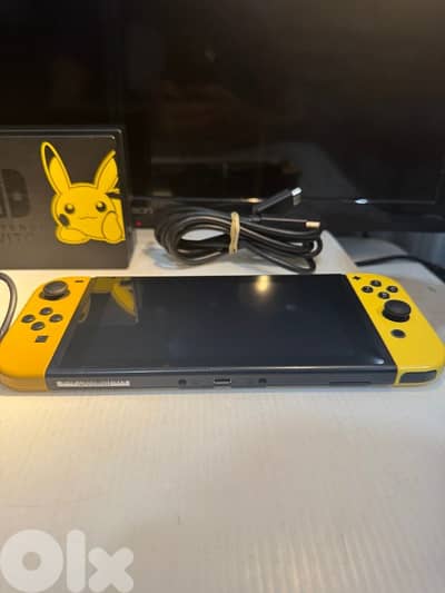 Nintendo switch yellow