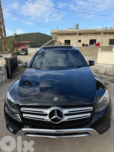 GLC 300 2017 ! 4matic ! Arrived To Port Of Beirut ! Clean Carfax !