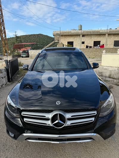 GLC 300 2017 ! 4matic ! Clean Carfax ! New Arrival !